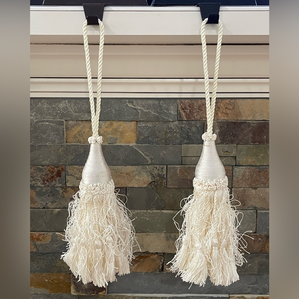 Curtain tasseled tie backs